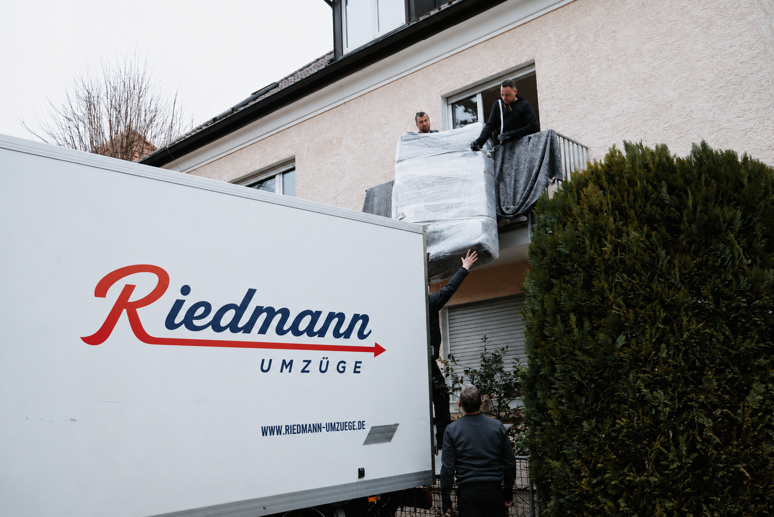 Jetzt Angebot anfragen für euren Fernumzug mit Riedmann Umzüge Speyer